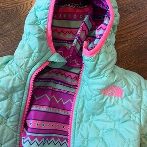 The North Face Kids Aqua Jacket with Pink Highlights